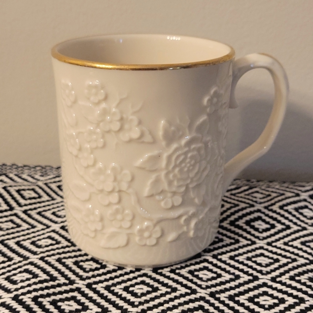 Lenox raised flower pattern coffee mug